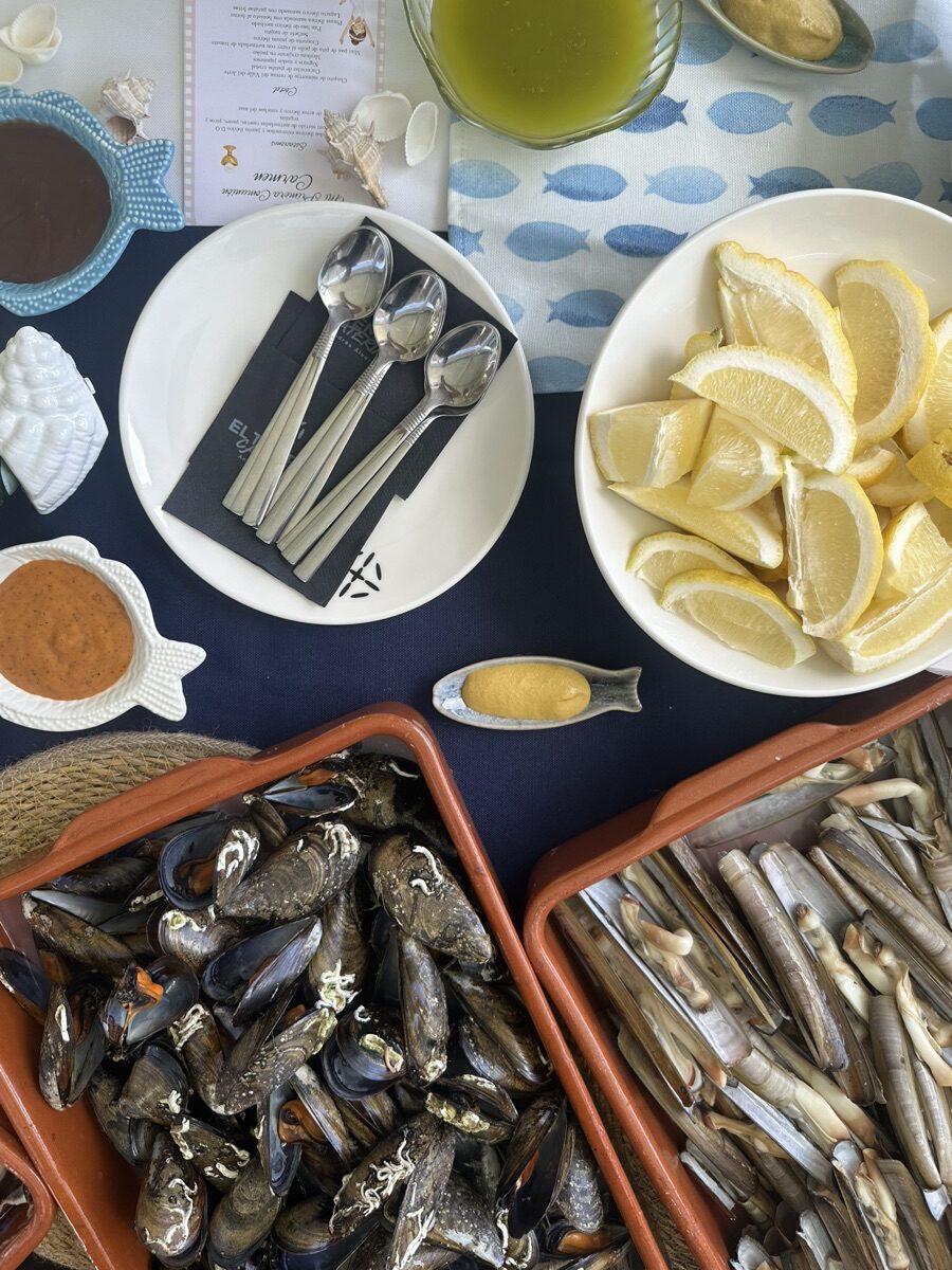 Mesa de Conchas y Mariscos - El Templo
