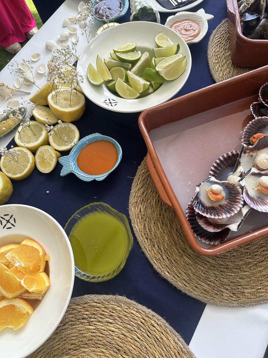 Mesa de Conchas y Mariscos - El Templo