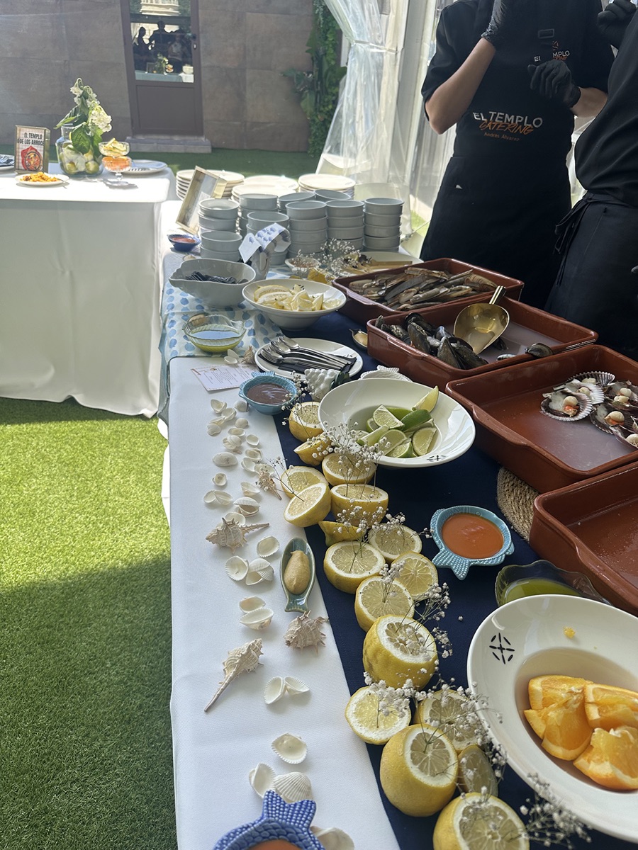 Mesa de Conchas y Mariscos - El Templo